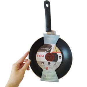 T-fal Total Non-stick Fry Pan, 8" black